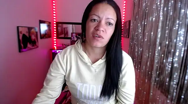 Cristal w online show from 17, 3, 2025