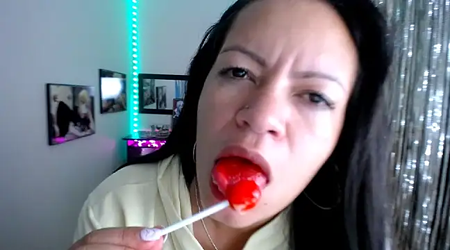 Cristal w online show from 17, 3, 2025