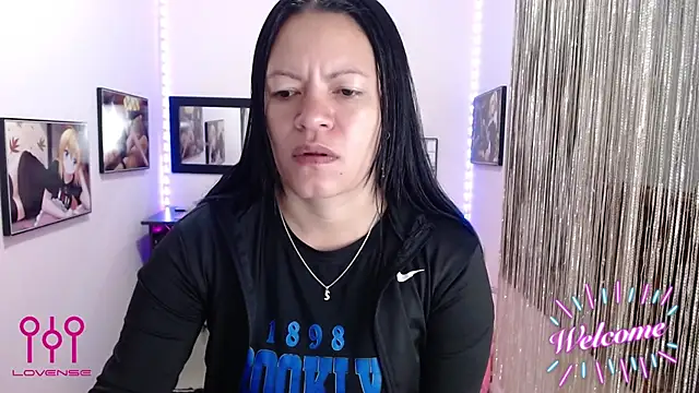 Cristal w online show from 14, 10, 2025