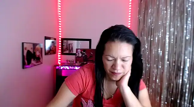 Cristal w online show from 11, 3, 2025