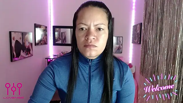 Cristal w online show from 28, 10, 2025