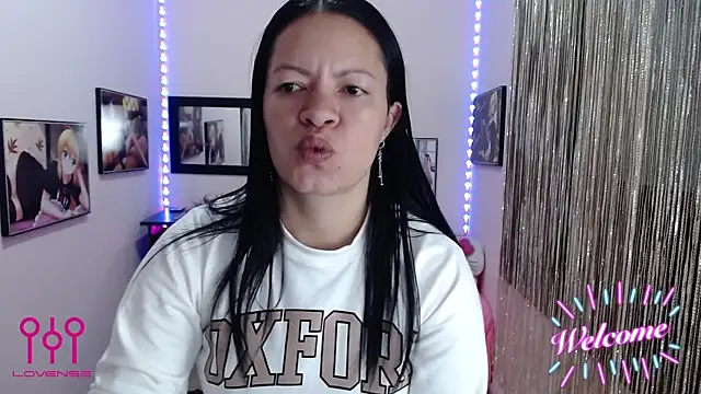 Cristal w online show from 8, 10, 2025