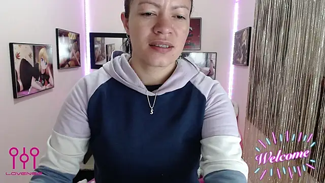 Cristal w online show from 17, 10, 2025