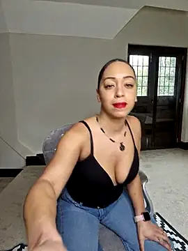 QueenTricks1 online show from 13, 3, 2026