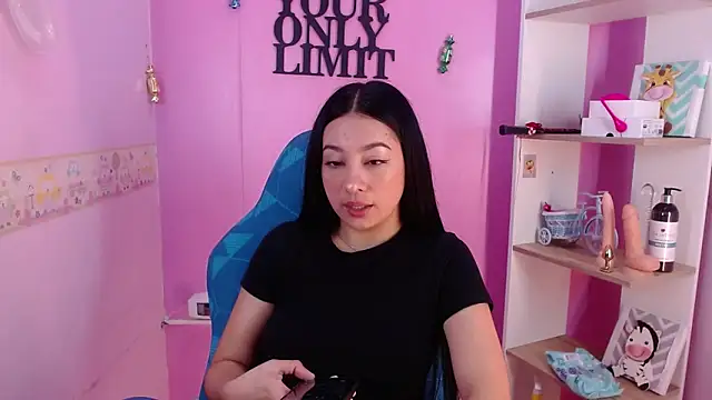 Snapshot of Lila_Pinky chatting on 14, 3, 2025 Lila Pinky online show from 14, 3, 2025