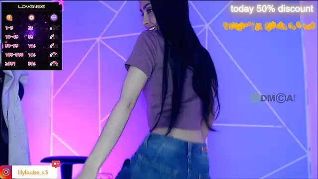 lilylouisee online show from 3, 12, 2025