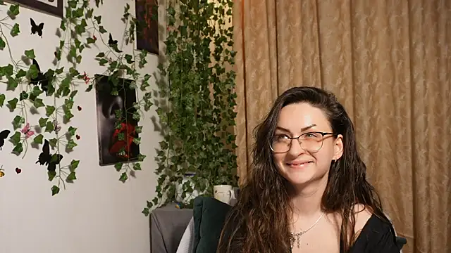 NaughtYHomemadE online show from 11, 9, 2025