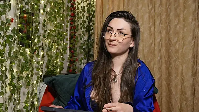NaughtYHomemadE online show from 3, 5, 2026