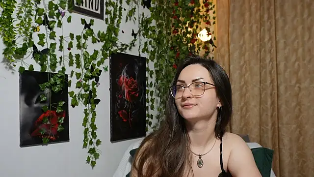 NaughtYHomemadE online show from 24, 10, 2025