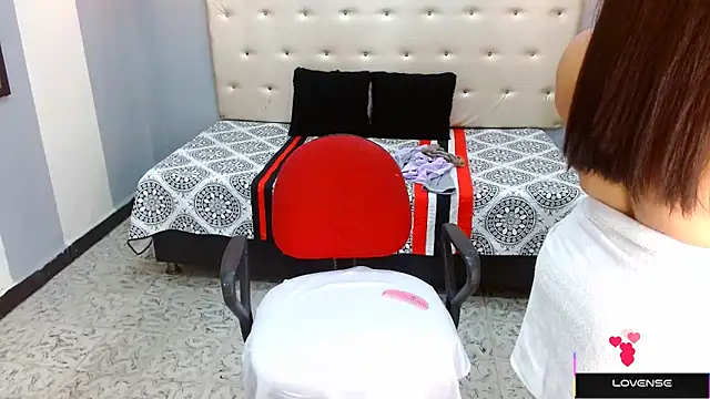 Hazel donna online show from 25, 2, 2025