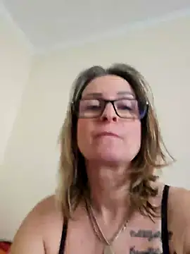 Steffi45 online show from 4, 3, 2025