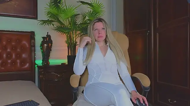 Real Tini online show from 10, 4, 2026