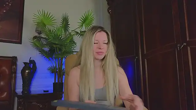 Real Tini online show from 13, 4, 2026