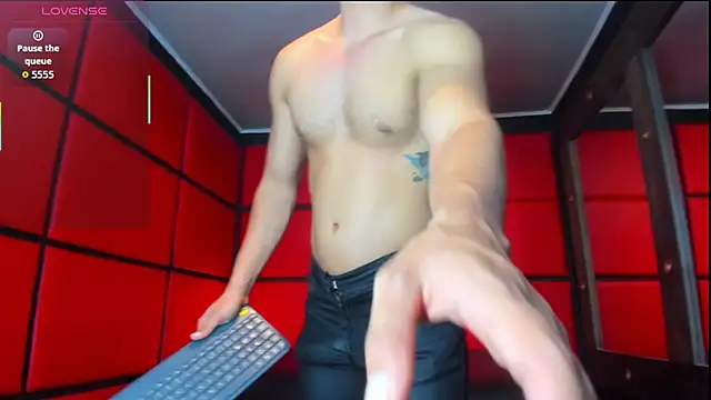 ElianFoxter online show from 14, 7, 2026
