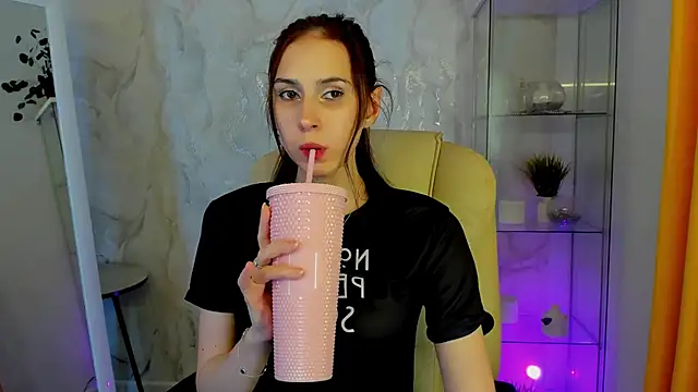 Snapshot of ArmiEri chatting on 9, 11, 2025 ArmiEri online show from 9, 11, 2025