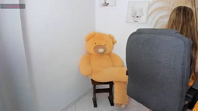 sarita1412 online show from 10, 4, 2026