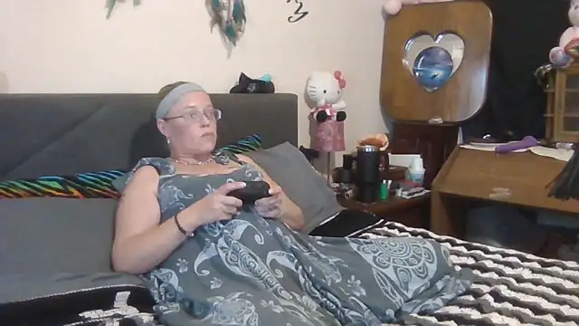 Toybox13 Pika online show from 23, 10, 2025