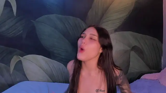 Snapshot of sweett_dirty chatting on 5, 3, 2025 sweett dirty online show from 5, 3, 2025