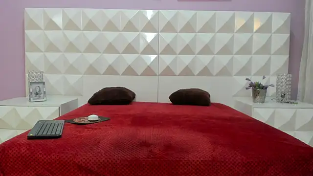 VenusDanielss online show from 15, 6, 2026