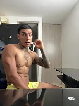 Snapshot of sendfer chatting on 14, 3, 2025 sendfer online show from 14, 3, 2025