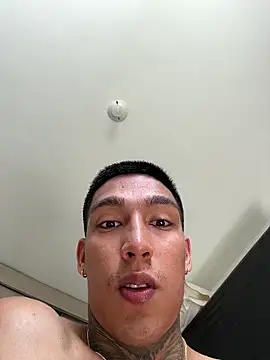 Snapshot of sendfer chatting on 5, 11, 2025 sendfer online show from 5, 11, 2025