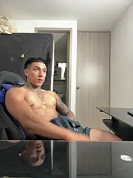 Snapshot of sendfer chatting on 12, 3, 2025 sendfer online show from 12, 3, 2025