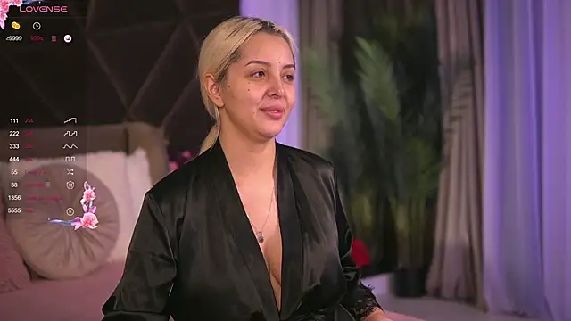 Snapshot of VictoriaMorrone chatting on 20, 3, 2025 VictoriaMorrone online show from 20, 3, 2025