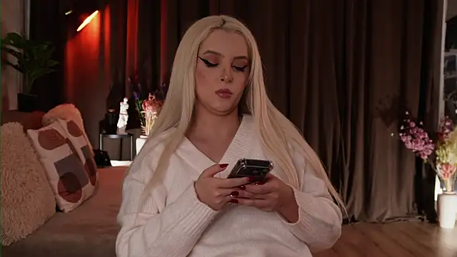 Snapshot of VictoriaMorrone chatting on 15, 11, 2025 VictoriaMorrone online show from 15, 11, 2025