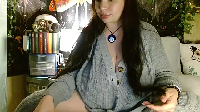 ShaeVictoria online show from 1, 12, 2025