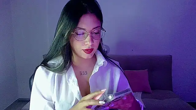 Lia 14  online show from 5, 3, 2026