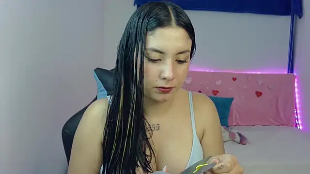 Lia 14  online show from 28, 2, 2025