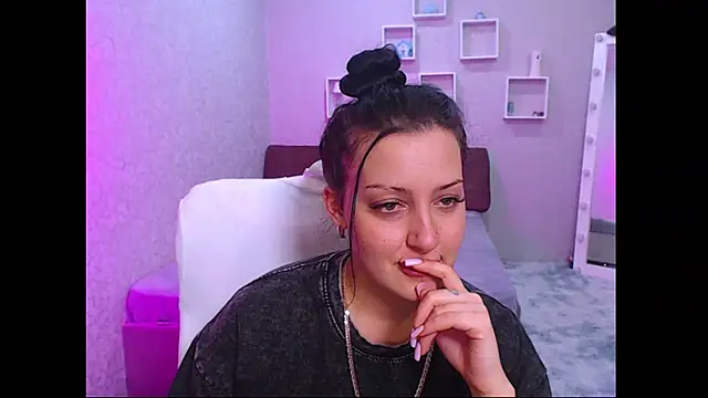 Snapshot of SkarlettMonliss chatting on 15, 10, 2025 SkarlettMonliss online show from 15, 10, 2025