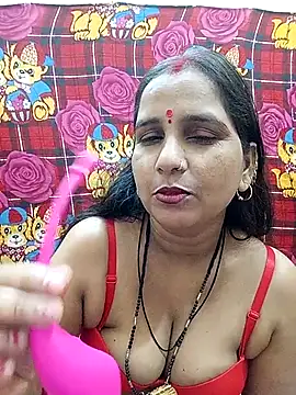 Snapshot of reemacouple007 chatting on 21, 10, 2025 reemacouple007 online show from 21, 10, 2025