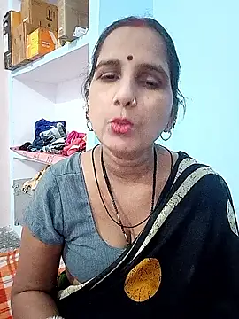 Snapshot of reemacouple007 chatting on 27, 10, 2025 reemacouple007 online show from 27, 10, 2025