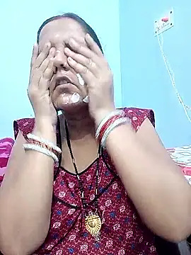 Snapshot of reemacouple007 chatting on 1, 11, 2025 reemacouple007 online show from 1, 11, 2025