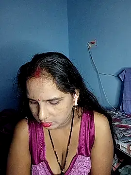 Snapshot of reemacouple007 chatting on 4, 11, 2025 reemacouple007 online show from 4, 11, 2025