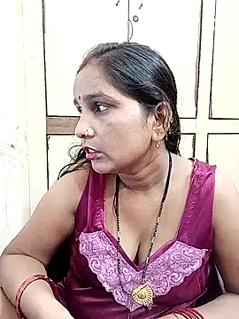 Snapshot of reemacouple007 chatting on 4, 10, 2025 reemacouple007 online show from 4, 10, 2025