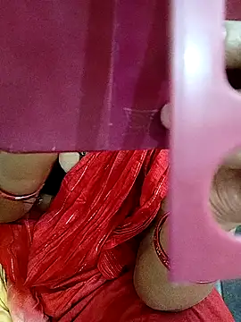 Snapshot of reemacouple007 chatting on 22, 10, 2025 reemacouple007 online show from 22, 10, 2025