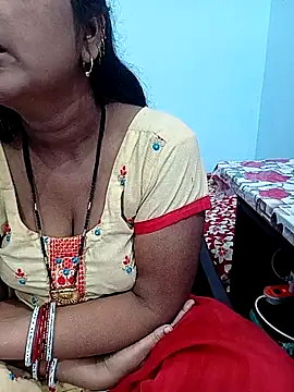 Snapshot of reemacouple007 chatting on 6, 11, 2025 reemacouple007 online show from 6, 11, 2025