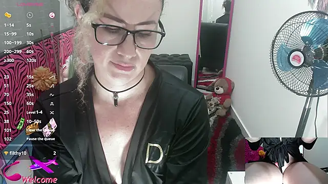 ViickySexy online show from 3, 11, 2025