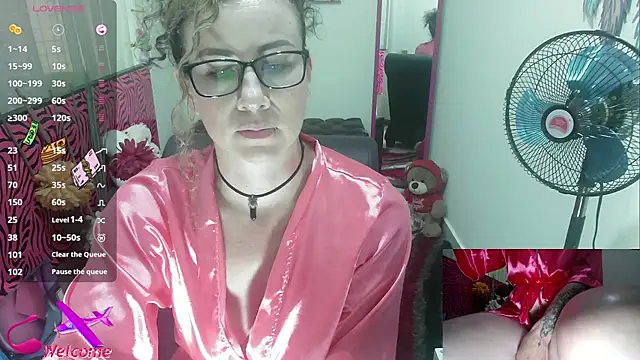 ViickySexy online show from 23, 9, 2025