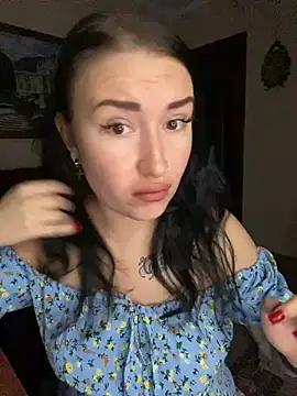 Roxana Bell online show from 5, 10, 2025