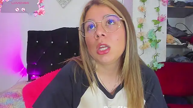 little tifanny82 online show from 26, 2, 2025