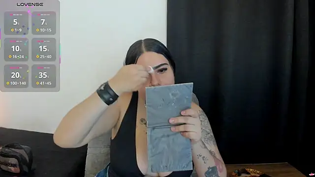 Snapshot of liily_moore chatting on 14, 6, 2026 liily moore online show from 14, 6, 2026