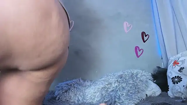 Alexxxholy online show from 11, 3, 2026