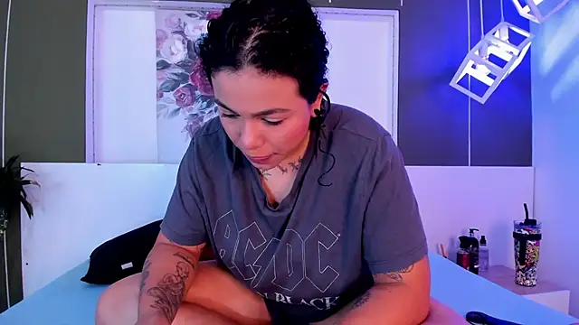 Snapshot of Alexxxholy chatting on 22, 2, 2025 Alexxxholy online show from 22, 2, 2025