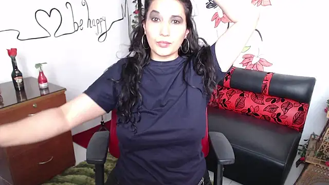 Roxanne Ssummers online show from 8, 1, 2025