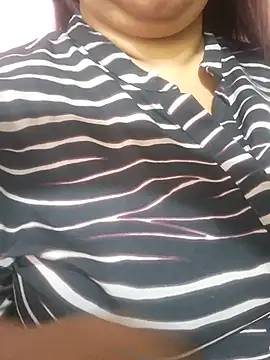 Snapshot of Ravina_patil1 chatting on 15, 7, 2026 Ravina patil1 online show from 15, 7, 2026