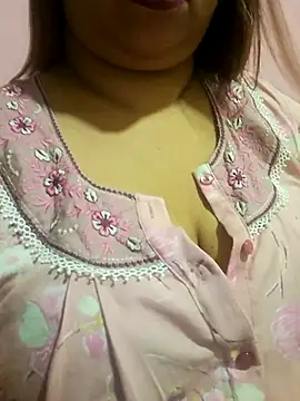 Snapshot of Ravina_patil1 chatting on 6, 7, 2026 Ravina patil1 online show from 6, 7, 2026