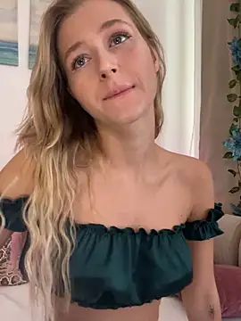 LunaRase online show from 16, 2, 2025